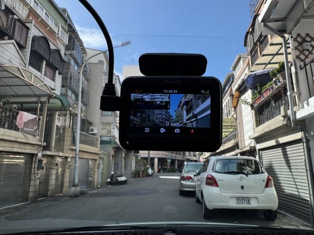 ★1.6 5D時尚版+升級皮椅/前後行車紀錄/胎壓偵測~里程跑少，防滑.4氣囊.定速.雙區恆溫，認證車原鈑件，可全貸★  第7張相片