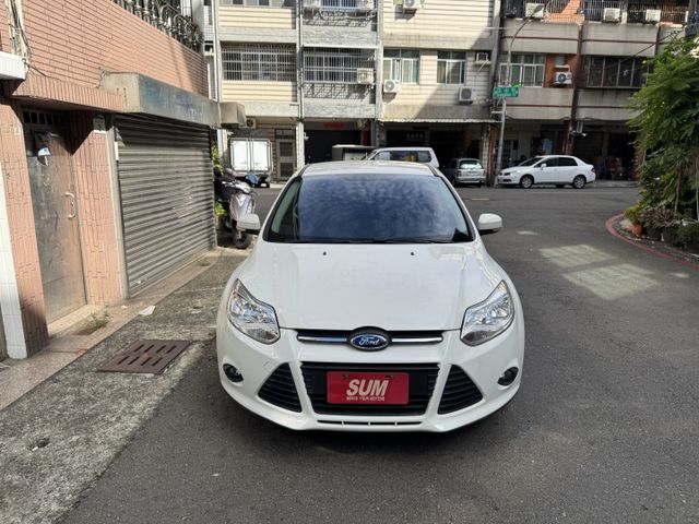 ★1.6 5D時尚版+升級皮椅/前後行車紀錄/胎壓偵測~里程跑少，防滑.4氣囊.定速.雙區恆溫，認證車原鈑件，可全貸★  第19張相片