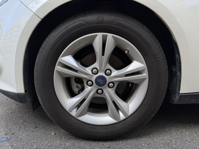 ★1.6 5D時尚版+升級皮椅/前後行車紀錄/胎壓偵測~里程跑少，防滑.4氣囊.定速.雙區恆溫，認證車原鈑件，可全貸★  第20張相片