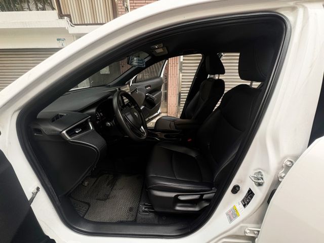 ★豪華版+升級影音全配~僅跑五萬，IKEY.ACC.車道維持.導航.CARPLAY.倒車顯影，認證原鈑可全貸，原廠保固★  第3張相片
