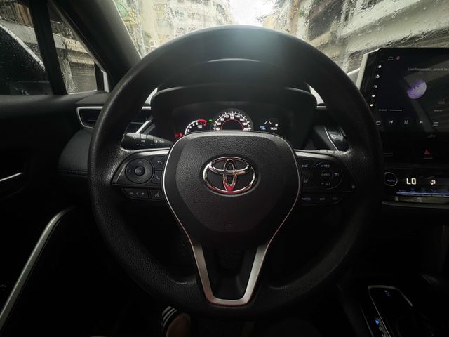 ★豪華版+升級影音全配~僅跑五萬，IKEY.ACC.車道維持.導航.CARPLAY.倒車顯影，認證原鈑可全貸，原廠保固★  第7張相片