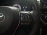 ★豪華版+升級影音全配~僅跑五萬，IKEY.ACC.車道維持.導航.CARPLAY.倒車顯影，認證原鈑可全貸，原廠保固★  第9張縮圖