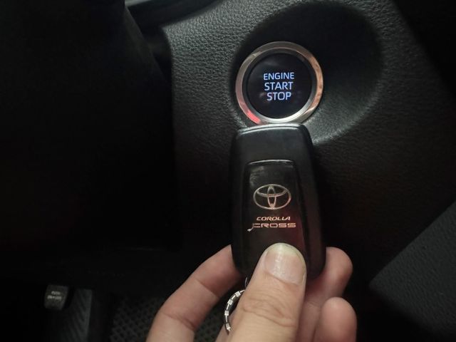 ★豪華版+升級影音全配~僅跑五萬，IKEY.ACC.車道維持.導航.CARPLAY.倒車顯影，認證原鈑可全貸，原廠保固★  第10張相片
