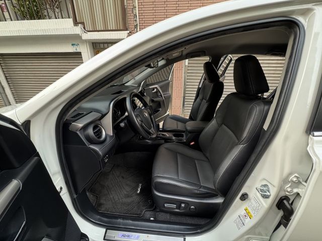 ★大滿配超美低里程豪華版+14萬精裝特仕~認證車原鈑件，IKEY.導航.電視.HUD.行車紀錄.側踏板.電動椅.LED★  第3張相片