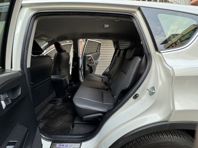 ★大滿配超美低里程豪華版+14萬精裝特仕~認證車原鈑件，IKEY.導航.電視.HUD.行車紀錄.側踏板.電動椅.LED★  第4張相片