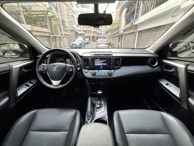 ★大滿配超美低里程豪華版+14萬精裝特仕~認證車原鈑件，IKEY.導航.電視.HUD.行車紀錄.側踏板.電動椅.LED★  第5張相片