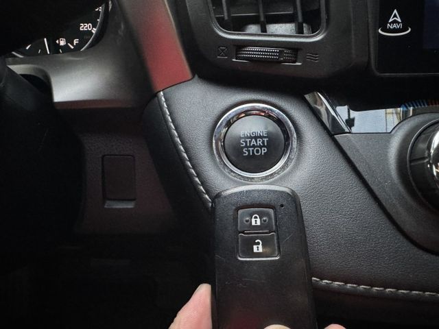 ★大滿配超美低里程豪華版+14萬精裝特仕~認證車原鈑件，IKEY.導航.電視.HUD.行車紀錄.側踏板.電動椅.LED★  第9張相片