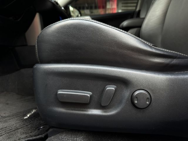 ★大滿配超美低里程豪華版+14萬精裝特仕~認證車原鈑件，IKEY.導航.電視.HUD.行車紀錄.側踏板.電動椅.LED★  第14張相片