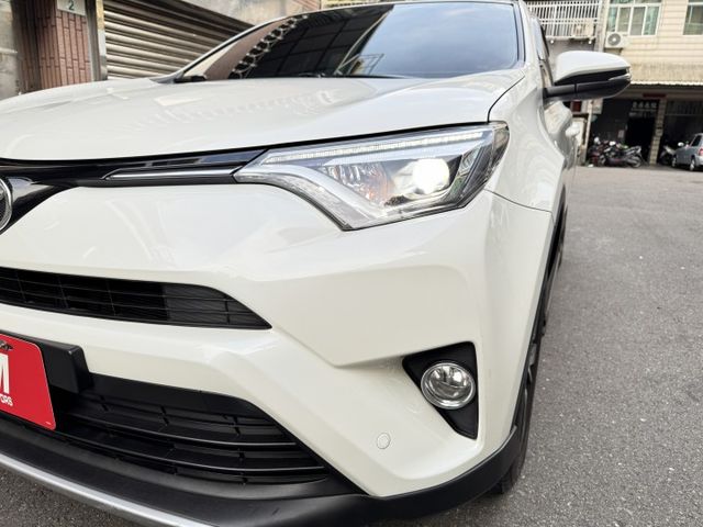 ★大滿配超美低里程豪華版+14萬精裝特仕~認證車原鈑件，IKEY.導航.電視.HUD.行車紀錄.側踏板.電動椅.LED★  第19張相片