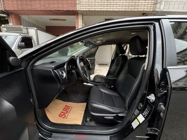 ★特價升級影音全配/LED尾燈~IKEY.導航.CARPLAY.倒車顯影.電視.恆溫.防滑.定速.日行燈，認證車可全貸★  第3張相片