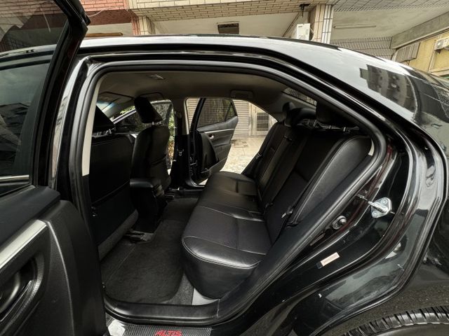 ★特價升級影音全配/LED尾燈~IKEY.導航.CARPLAY.倒車顯影.電視.恆溫.防滑.定速.日行燈，認證車可全貸★  第4張相片