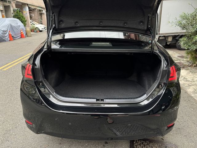 ★特價升級影音全配/LED尾燈~IKEY.導航.CARPLAY.倒車顯影.電視.恆溫.防滑.定速.日行燈，認證車可全貸★  第18張相片