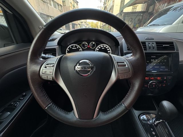 ★全台最低價~運動J版，最美白色系，認證車原鈑件，IKEY.定速.LED頭燈.CARPALY導航.盲點，原廠保養紀錄★  第8張相片