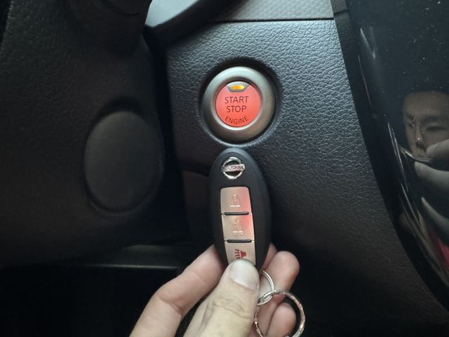 ★全台最低價~運動J版，最美白色系，認證車原鈑件，IKEY.定速.LED頭燈.CARPALY導航.盲點，原廠保養紀錄★  第11張相片