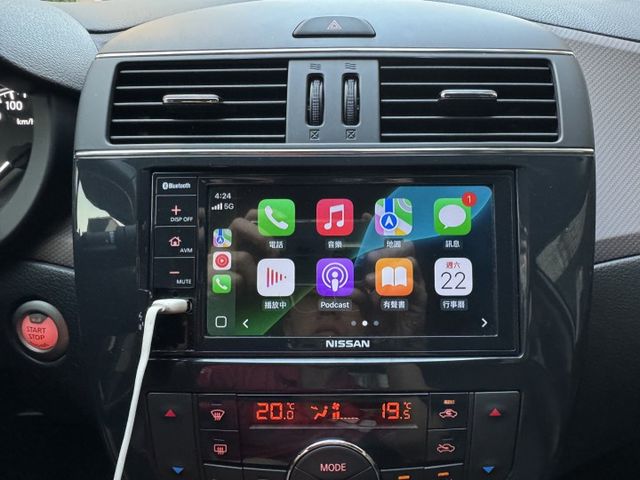 ★全台最低價~運動J版，最美白色系，認證車原鈑件，IKEY.定速.LED頭燈.CARPALY導航.盲點，原廠保養紀錄★  第13張相片