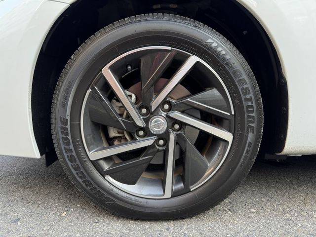 ★全台最低價~運動J版，最美白色系，認證車原鈑件，IKEY.定速.LED頭燈.CARPALY導航.盲點，原廠保養紀錄★  第20張相片