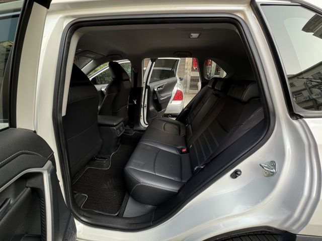 ★旗艦版+升級10萬精裝特仕~IKEY.環景.LV2.電尾.導航.側踏.盲點，低里程原鈑件，原廠紀錄，年底車20領牌★  第4張相片