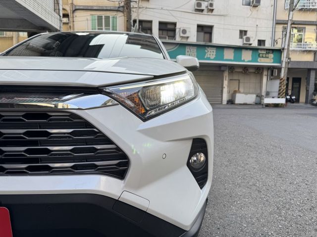 ★旗艦版+升級10萬精裝特仕~IKEY.環景.LV2.電尾.導航.側踏.盲點，低里程原鈑件，原廠紀錄，年底車20領牌★  第19張相片