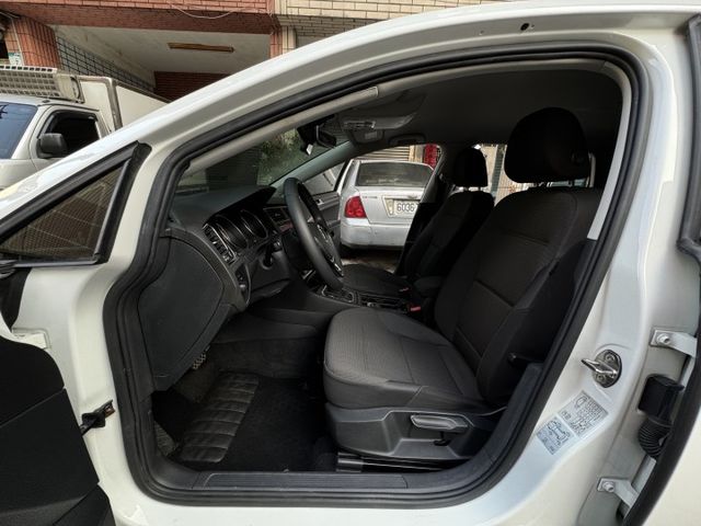 ★1.4渦輪CL版~省油省稅大動能，IKEY.ACC.AEB.LED頭燈.CARPLAY導航.倒車顯影，認證車原鈑件★  第3張相片