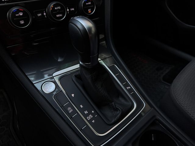 ★1.4渦輪CL版~省油省稅大動能，IKEY.ACC.AEB.LED頭燈.CARPLAY導航.倒車顯影，認證車原鈑件★  第12張相片