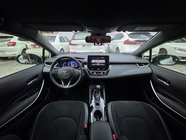 ★超美旗艦版+精裝影音特仕~僅跑2.8萬，認證車原鈑件~電動椅.盲點.HUD.換檔撥片.導航.CARPLAY，可全貸★  第5張相片