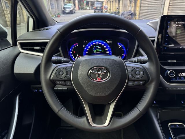 ★超美旗艦版+精裝影音特仕~僅跑2.8萬，認證車原鈑件~電動椅.盲點.HUD.換檔撥片.導航.CARPLAY，可全貸★  第6張相片