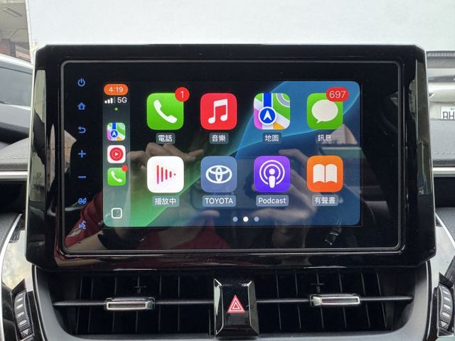 ★超美旗艦版+精裝影音特仕~僅跑2.8萬，認證車原鈑件~電動椅.盲點.HUD.換檔撥片.導航.CARPLAY，可全貸★  第12張相片