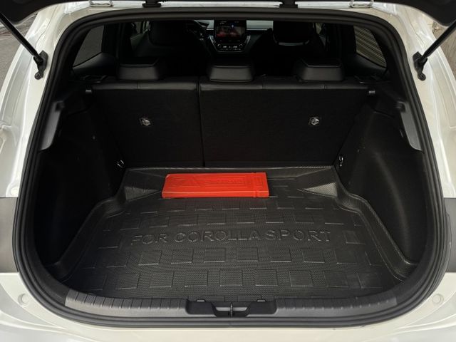 ★超美旗艦版+精裝影音特仕~僅跑2.8萬，認證車原鈑件~電動椅.盲點.HUD.換檔撥片.導航.CARPLAY，可全貸★  第17張相片