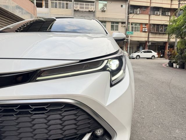 ★超美旗艦版+精裝影音特仕~僅跑2.8萬，認證車原鈑件~電動椅.盲點.HUD.換檔撥片.導航.CARPLAY，可全貸★  第19張相片