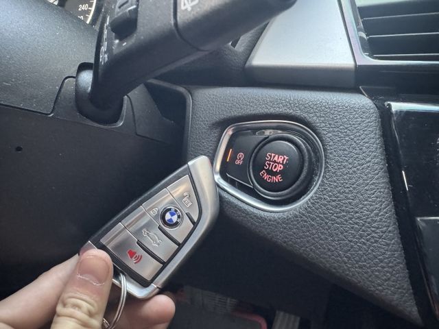 ★秒殺特價中~認證車原鈑件，IKEY.電尾門.LED頭燈.防滑系統.倒車顯影.電子手煞車，可全額貸款，比較後就知多便宜★  第15張相片