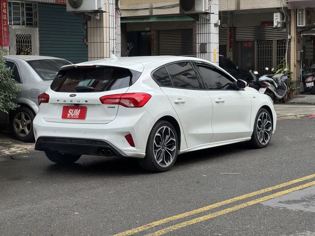 ★超美ST-LINE運動版~僅跑8萬多，認證車原鈑件，原廠大包.IKEY.LV2.盲點.HUD.B&O音響.LED頭燈★  第2張相片