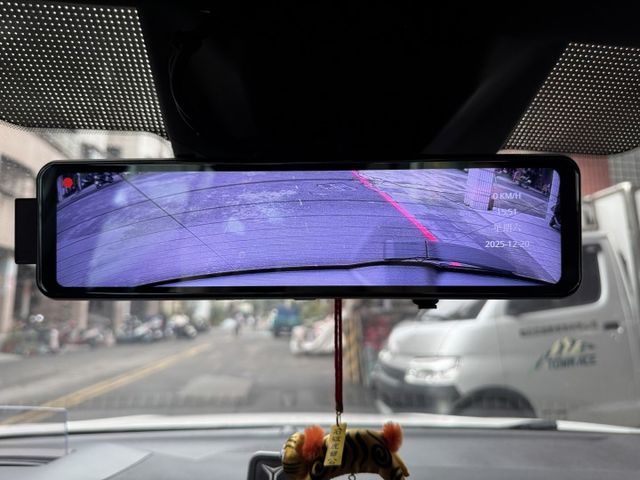 ★超美ST-LINE運動版~僅跑8萬多，認證車原鈑件，原廠大包.IKEY.LV2.盲點.HUD.B&O音響.LED頭燈★  第13張相片