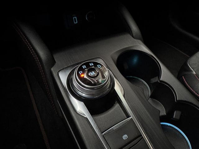 ★超美ST-LINE運動版~僅跑8萬多，認證車原鈑件，原廠大包.IKEY.LV2.盲點.HUD.B&O音響.LED頭燈★  第16張相片