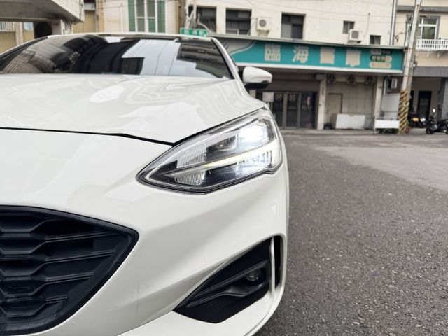 ★超美ST-LINE運動版~僅跑8萬多，認證車原鈑件，原廠大包.IKEY.LV2.盲點.HUD.B&O音響.LED頭燈★  第19張相片