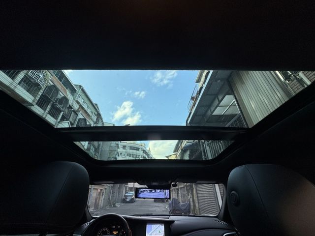 ★末代Q30 1.6渦輪頂級風尚版~低里程認證車原鈑，IKEY.環景.ACC.AEB.盲點.雙電動椅.車道偏移，可全貸★  第5張相片