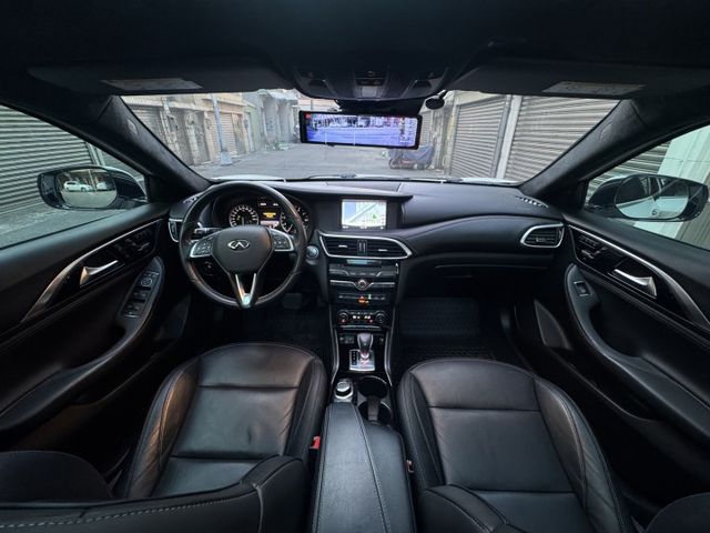 ★末代Q30 1.6渦輪頂級風尚版~低里程認證車原鈑，IKEY.環景.ACC.AEB.盲點.雙電動椅.車道偏移，可全貸★  第6張相片