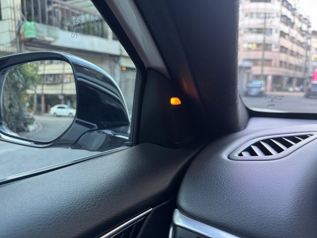 ★末代Q30 1.6渦輪頂級風尚版~低里程認證車原鈑，IKEY.環景.ACC.AEB.盲點.雙電動椅.車道偏移，可全貸★  第10張相片