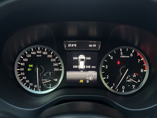 ★末代Q30 1.6渦輪頂級風尚版~低里程認證車原鈑，IKEY.環景.ACC.AEB.盲點.雙電動椅.車道偏移，可全貸★  第13張相片