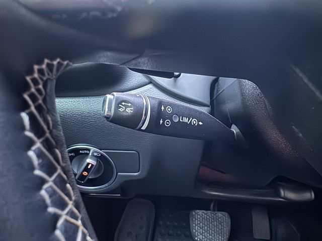 ★末代Q30 1.6渦輪頂級風尚版~低里程認證車原鈑，IKEY.環景.ACC.AEB.盲點.雙電動椅.車道偏移，可全貸★  第15張相片