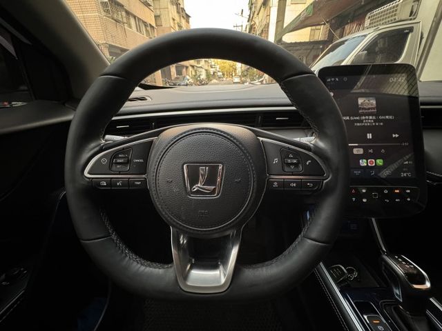 ★改款NEO車型外表更好看~僅跑4萬多雙色黑車頂，IKEY.環景.ACC.電尾門.盲點.CARPLAY.HUD，原鈑件★  第6張相片