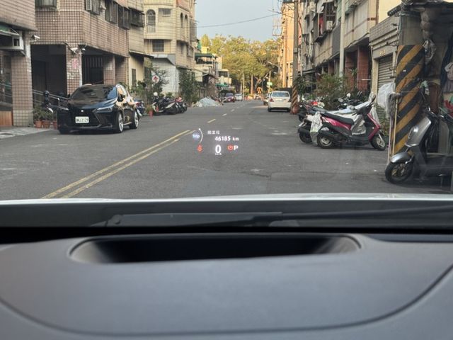 ★改款NEO車型外表更好看~僅跑4萬多雙色黑車頂，IKEY.環景.ACC.電尾門.盲點.CARPLAY.HUD，原鈑件★  第11張相片