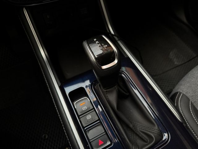 ★改款NEO車型外表更好看~僅跑4萬多雙色黑車頂，IKEY.環景.ACC.電尾門.盲點.CARPLAY.HUD，原鈑件★  第13張相片