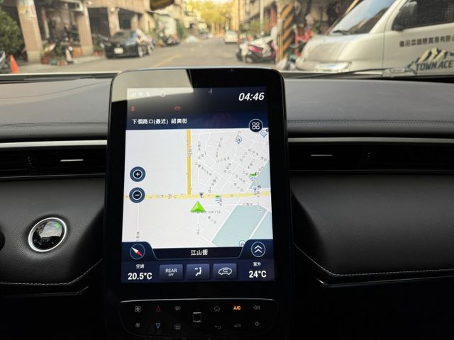 ★改款NEO車型外表更好看~僅跑4萬多雙色黑車頂，IKEY.環景.ACC.電尾門.盲點.CARPLAY.HUD，原鈑件★  第15張相片