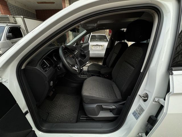 ★特價中~僅跑5萬公里，認證車原鈑件，ACC.車道維持.LED頭燈.CARPLAY導航.主動駐停.電子手煞車，可全額貸★  第3張相片