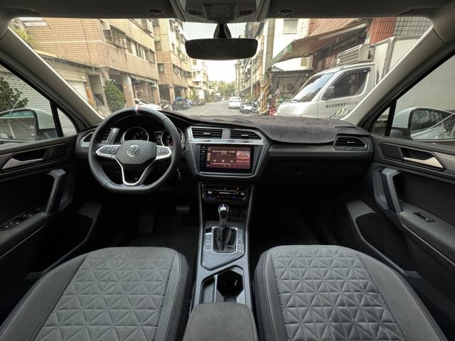 ★特價中~僅跑5萬公里，認證車原鈑件，ACC.車道維持.LED頭燈.CARPLAY導航.主動駐停.電子手煞車，可全額貸★  第5張相片