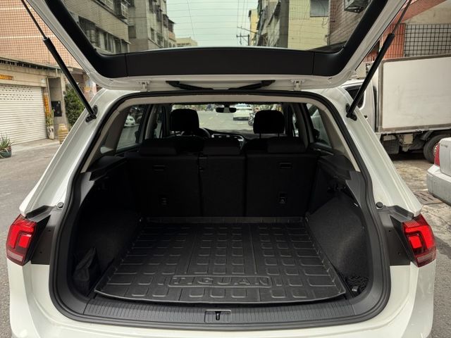 ★特價中~僅跑5萬公里，認證車原鈑件，ACC.車道維持.LED頭燈.CARPLAY導航.主動駐停.電子手煞車，可全額貸★  第10張相片