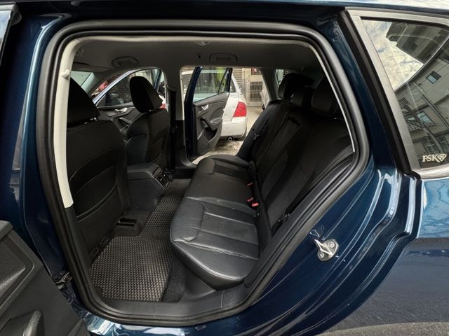 ★1.5渦輪豪華菁英版~僅跑4萬多低里程，認證車原鈑件，IKEY.LV2.盲點.雙電熱椅.電動尾門.LED，可全額貸款★  第4張相片