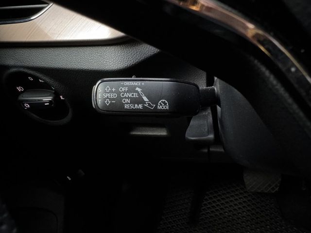 ★1.5渦輪豪華菁英版~僅跑4萬多低里程，認證車原鈑件，IKEY.LV2.盲點.雙電熱椅.電動尾門.LED，可全額貸款★  第7張相片