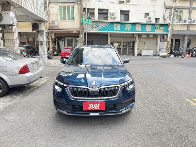 ★1.5渦輪豪華菁英版~僅跑4萬多低里程，認證車原鈑件，IKEY.LV2.盲點.雙電熱椅.電動尾門.LED，可全額貸款★  第9張相片