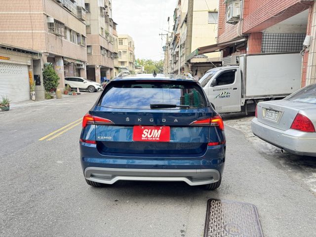 ★1.5渦輪豪華菁英版~僅跑4萬多低里程，認證車原鈑件，IKEY.LV2.盲點.雙電熱椅.電動尾門.LED，可全額貸款★  第10張相片